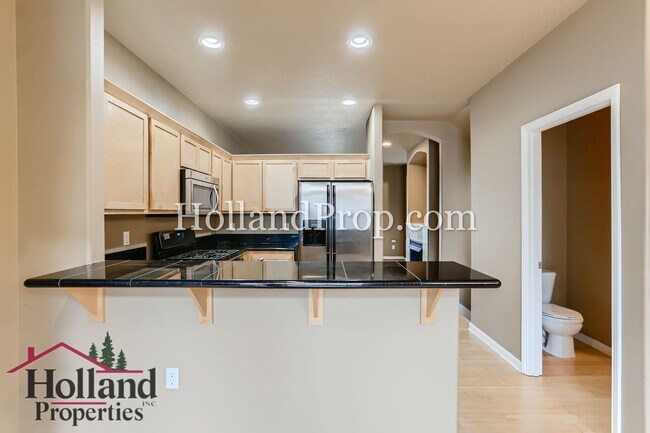Foto del edificio - Stylish Townhome Near MAX, Nike & Costco in Prime Beaverton Location