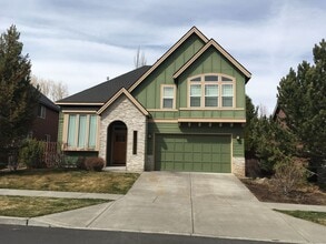 Building Photo - 61113 Snowbrush Dr