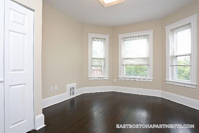 Building Photo - 41 St Edward Rd