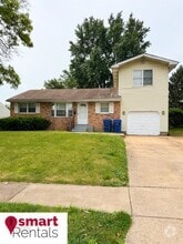 Building Photo - 160 Maple Dr
