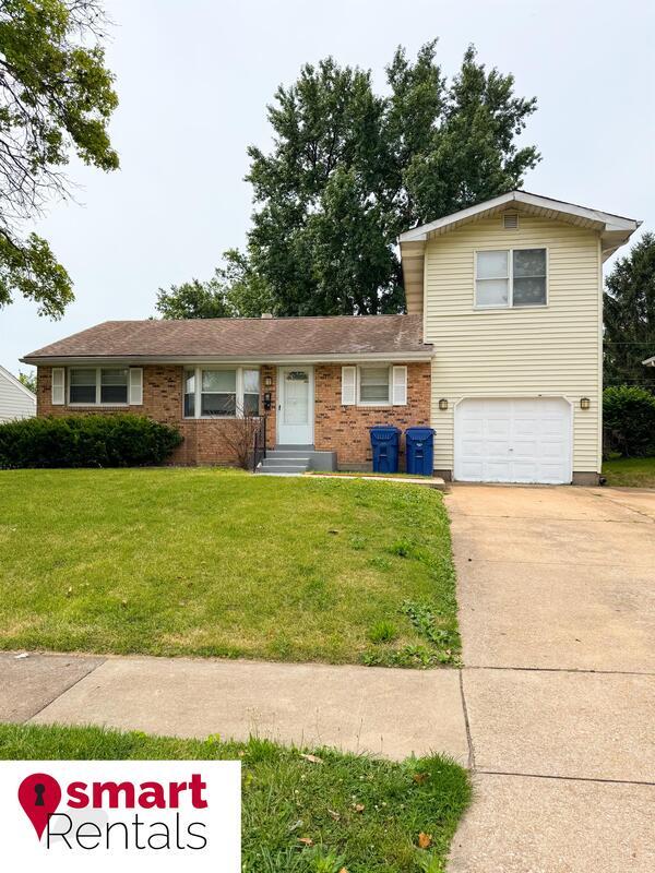 Primary Photo - 160 Maple Drive