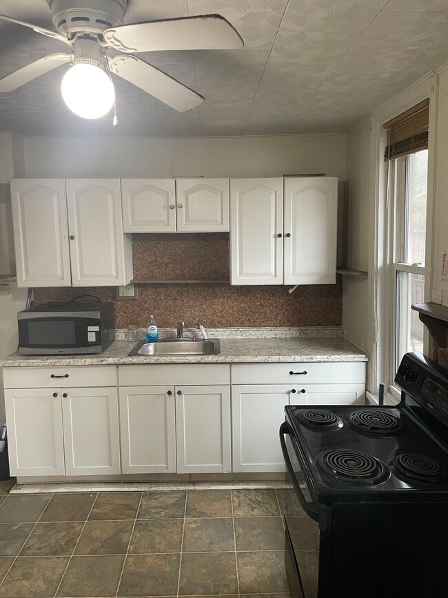 Foto del edificio - 855 Lancaster Ave