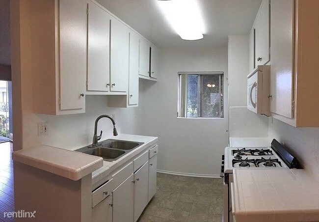 Building Photo - 2 br, 2 bath Apartment - 5650 Fair Avenue 25