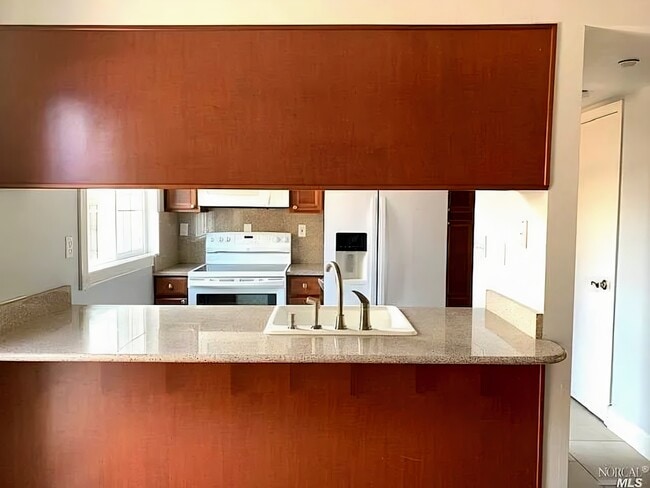 Building Photo - 631 Fairhaven Way