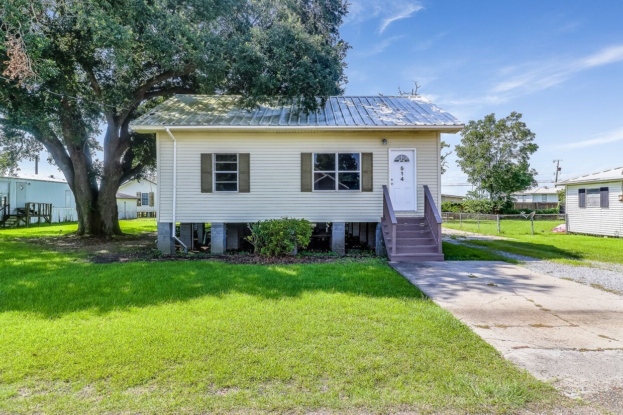 Primary Photo - Rent House in Erath
