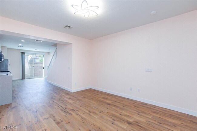 Foto del edificio - 6190 Adams Bay Ave