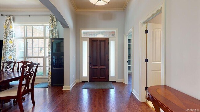 Foto del edificio - 9131 Thetford Way