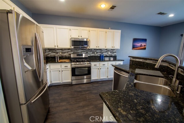 Foto del edificio - 13411 Hawthorn Ave