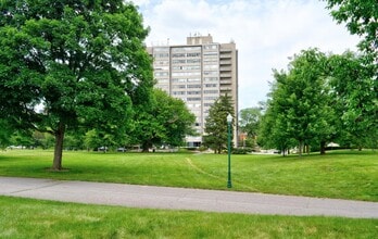 Building Photo - 1620 E Broad St