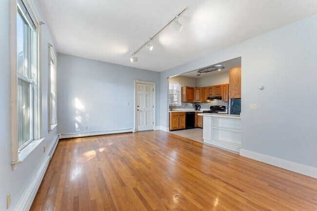 Foto del edificio - 42 Woodlawn St