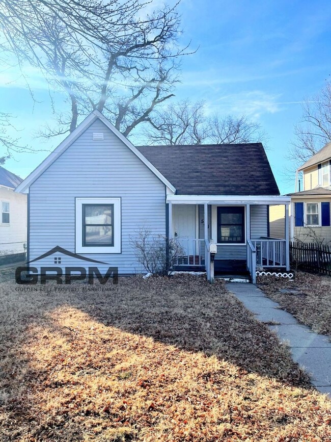 Building Photo - 531 E Ave B