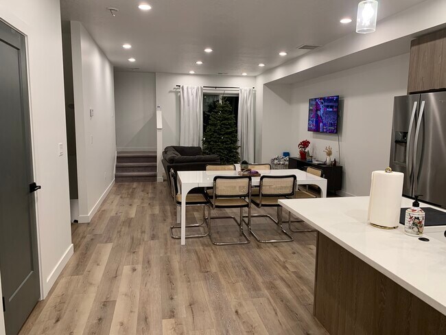 Foto del edificio - 620 N Orchard Dr