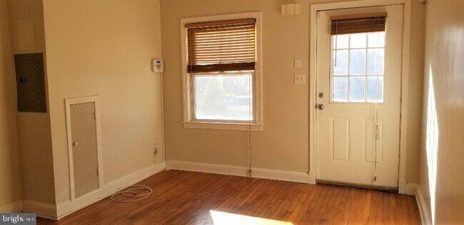 Building Photo - 1226 Simms Pl NE