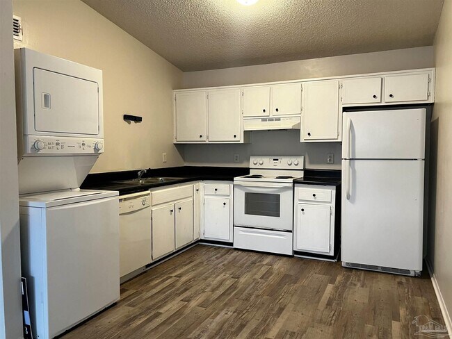 Foto del edificio - 6801 Tiki Ln