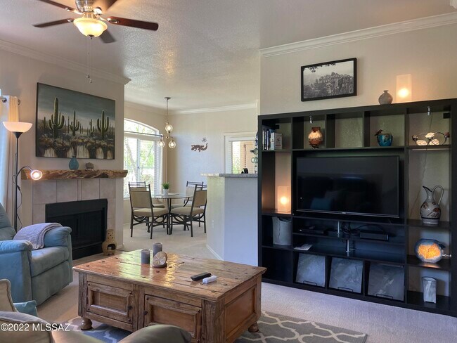 Foto del edificio - 7050 E Sunrise Dr