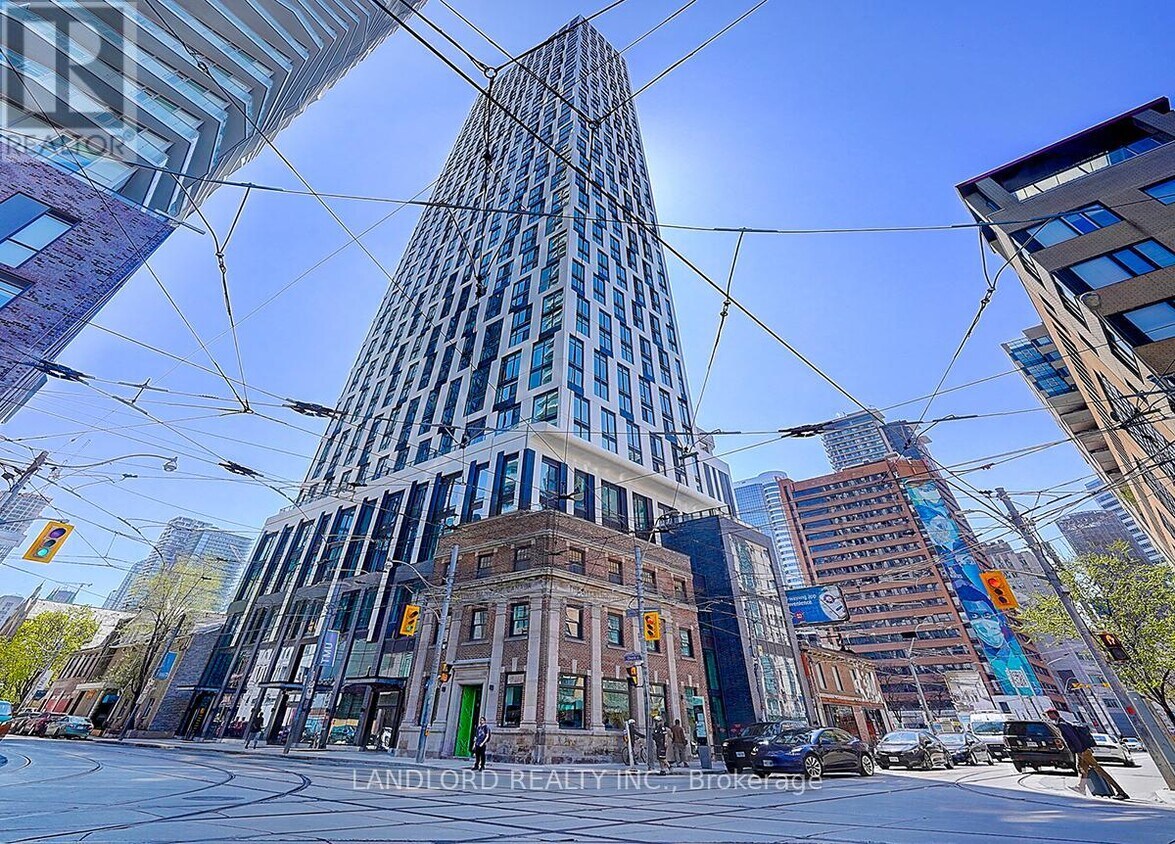 Photo principale - 252-5252 Church St