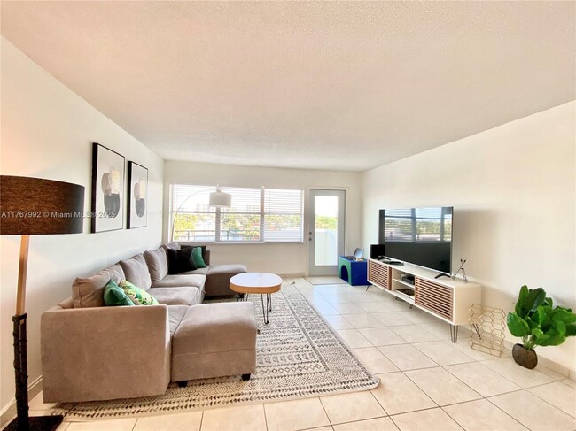 Foto del edificio - 401 Golden Isles Dr