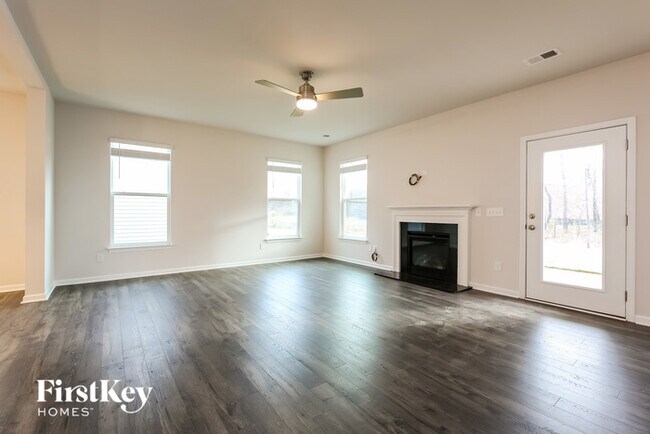 Foto del edificio - 550 Hillpark Ln