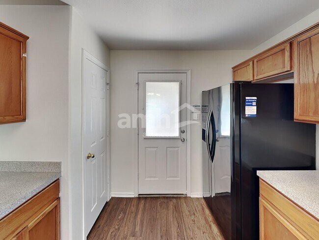 Foto del edificio - 4031 Arbor Heights