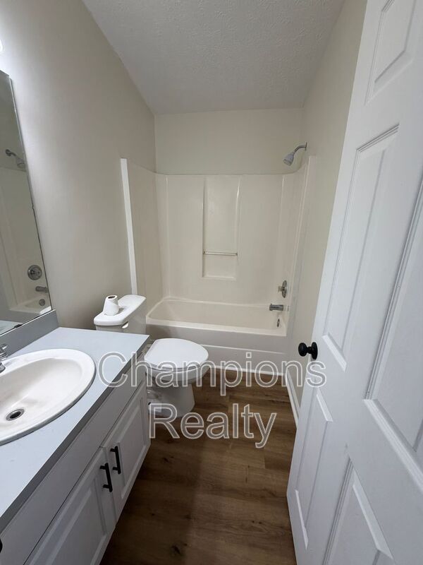 Foto del edificio - 1719 Celia Dr