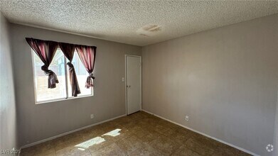 Building Photo - 4745 E Lana Dr