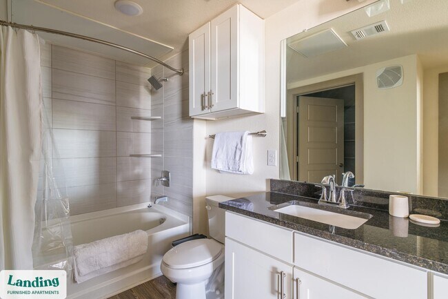 Foto del edificio - 300 Enclave Dr