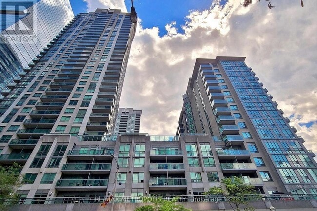 Building Photo - 51-751 Lower Simcoe St