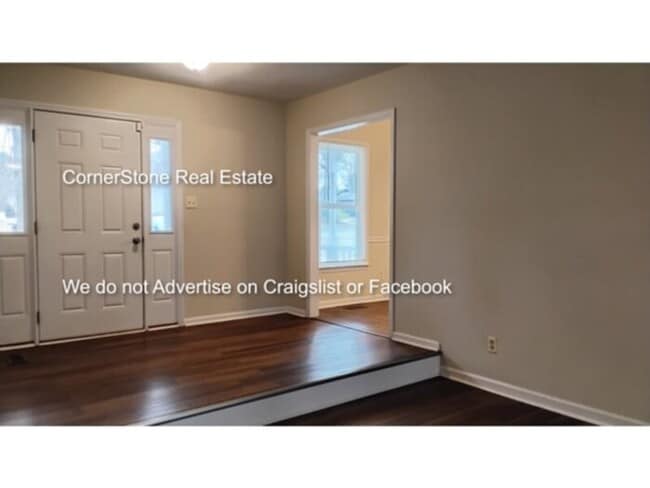 Foto del edificio - 6301 Lakehaven Dr
