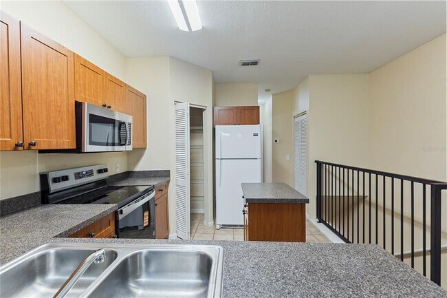 Building Photo - 2250 Portofino Pl