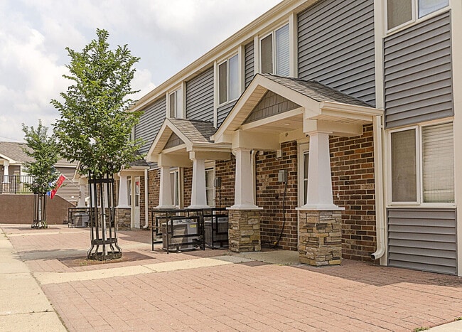 Building Photo - Fox River Townhomes