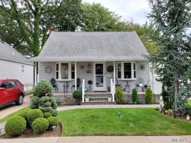 Primary Photo - 205 Litchfield Ave