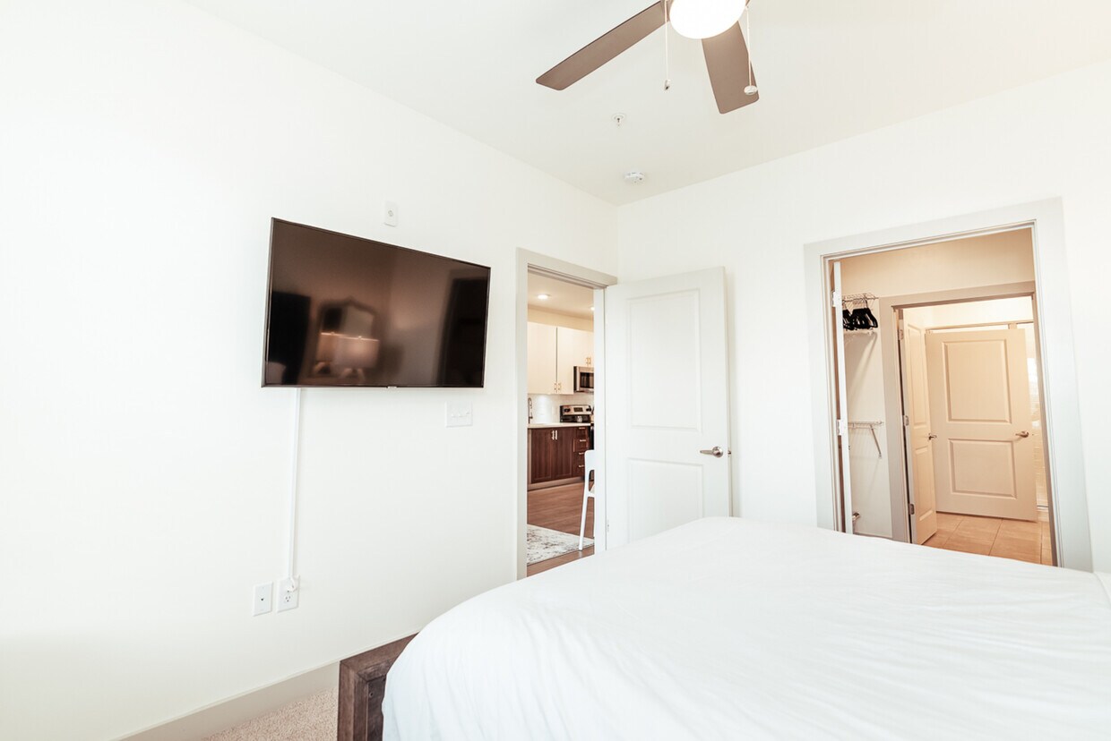 Foto principal - 3500 Clairmont Ave