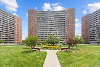Building Photo - 61-35 98th St