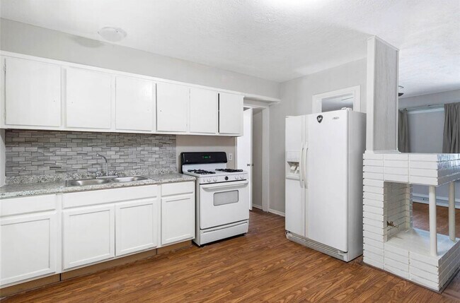 Building Photo - Stallings