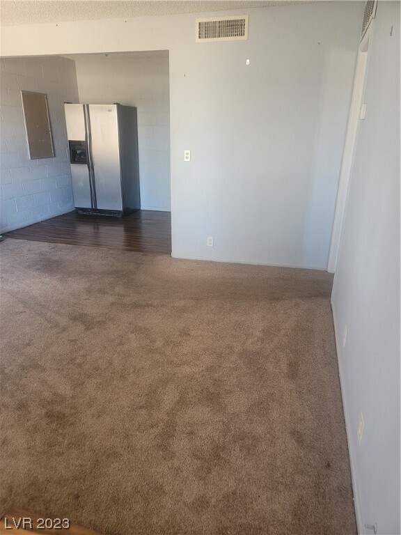 Building Photo - 615 S Royal Crest Cir