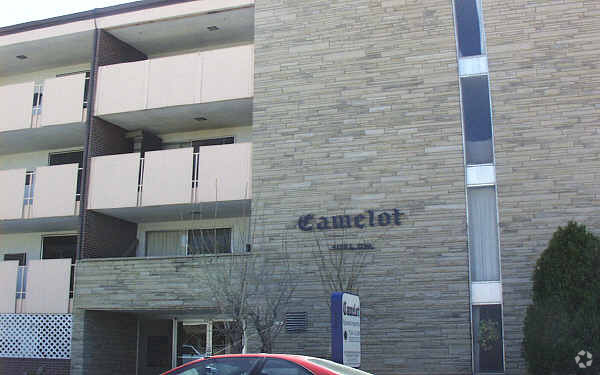 Foto del edificio - Camelot Apartments