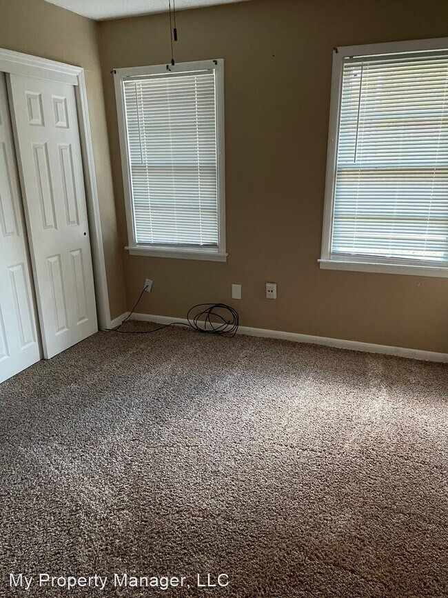 Foto del edificio - 3 br, 1 bath House - 1023 Peyton Avenue