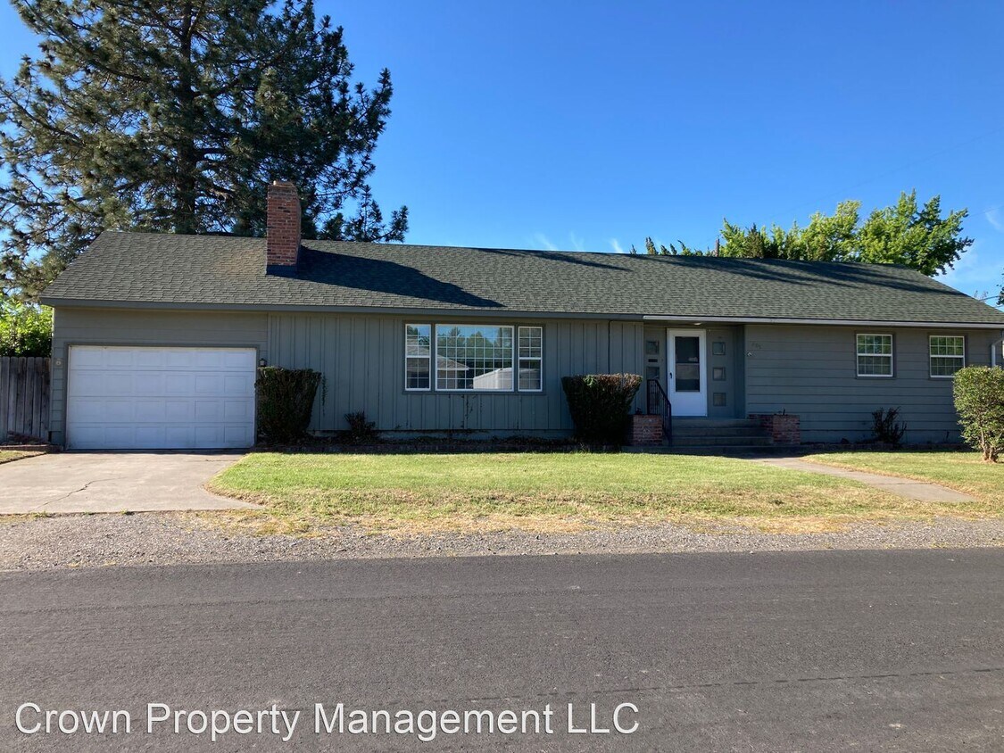 2 br, 1.5 bath House 205 Davenport Street House for Rent in