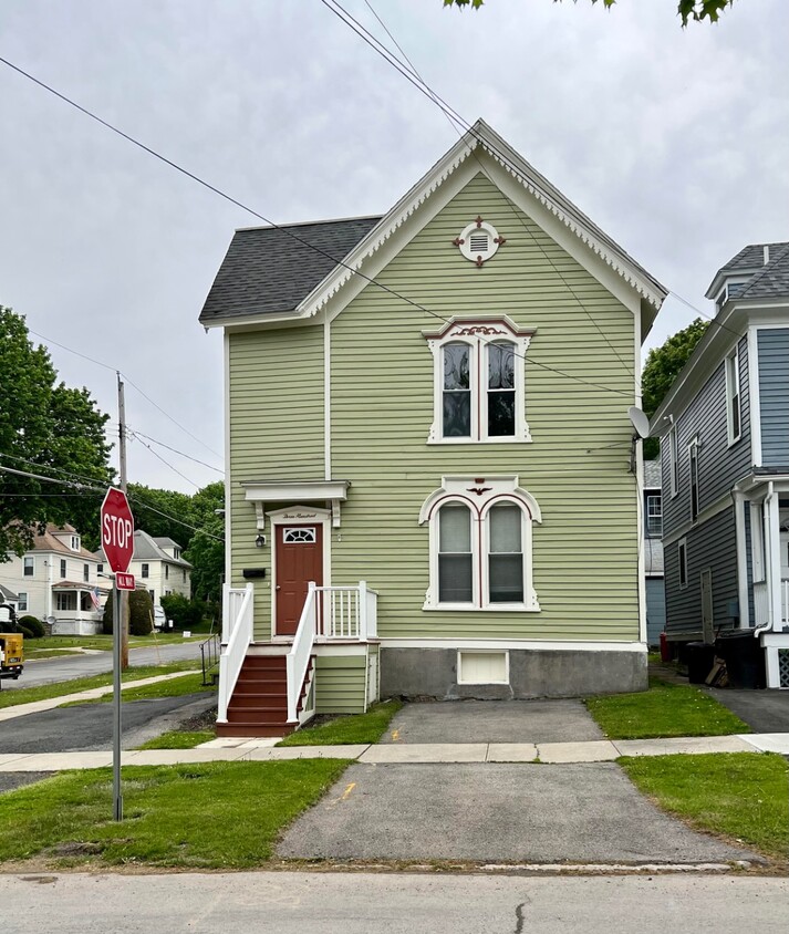 300 S William St, Johnstown, NY 12095 House Rental in Johnstown, NY