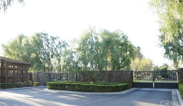 Foto del edificio - 65 Secret Garden