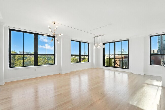 Foto del edificio - 1025 Maxwell Ln