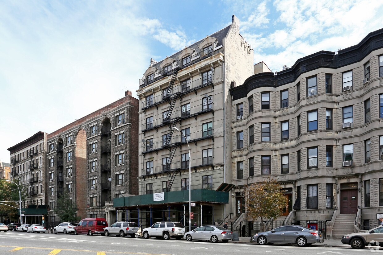 Primary Photo - 770 Saint Nicholas Ave