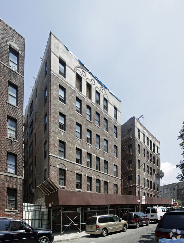 Building Photo - 1387 Grand Concourse