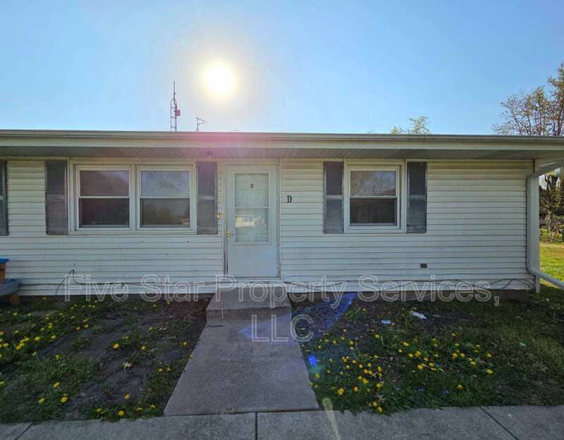 Primary Photo - 404 E Madison St