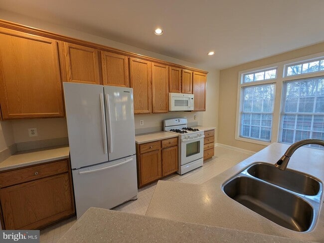 Building Photo - 6656 Debra Lu Way