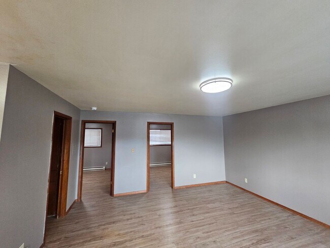 Foto del edificio - Great 2 Bedroom Apartment just Blocks from Eastern