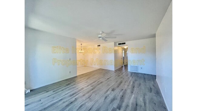 Building Photo - 816 S Langley Ave