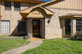Building Photo - 1407 Key St