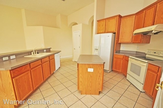 Building Photo - 13993 Magnolia Glen Cir