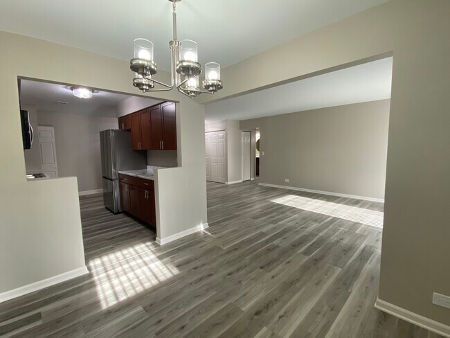 Building Photo - 2650 Brookwood Way Dr